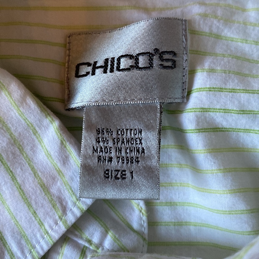 CHICO’S Women’s Green Pin Striped Button Up Shirt Size 1 - Picture 3 of 3